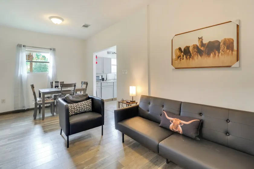 4 Mi to Lake Bastrop: Pet-friendly Apartment! - Image 1