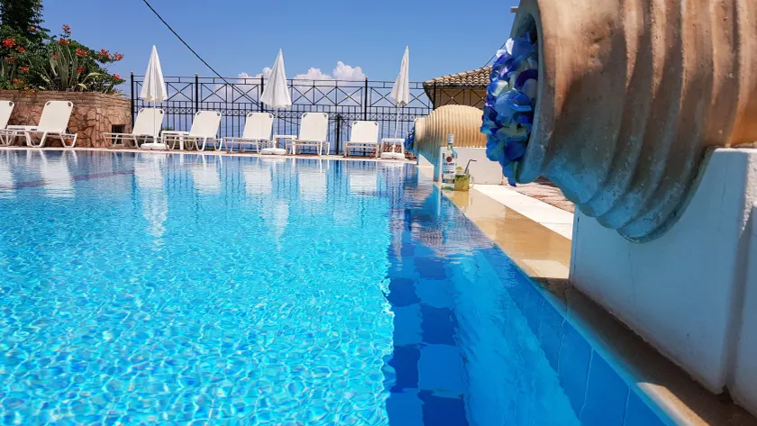 Avra Paradise Aparthotel - Image 1