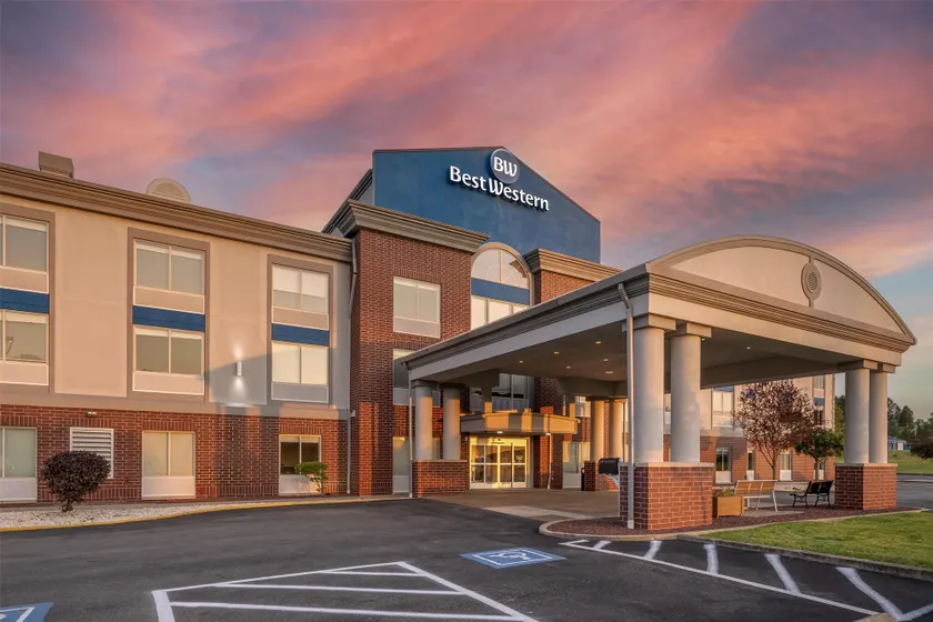 Best Western Garden Inn - Image 1
