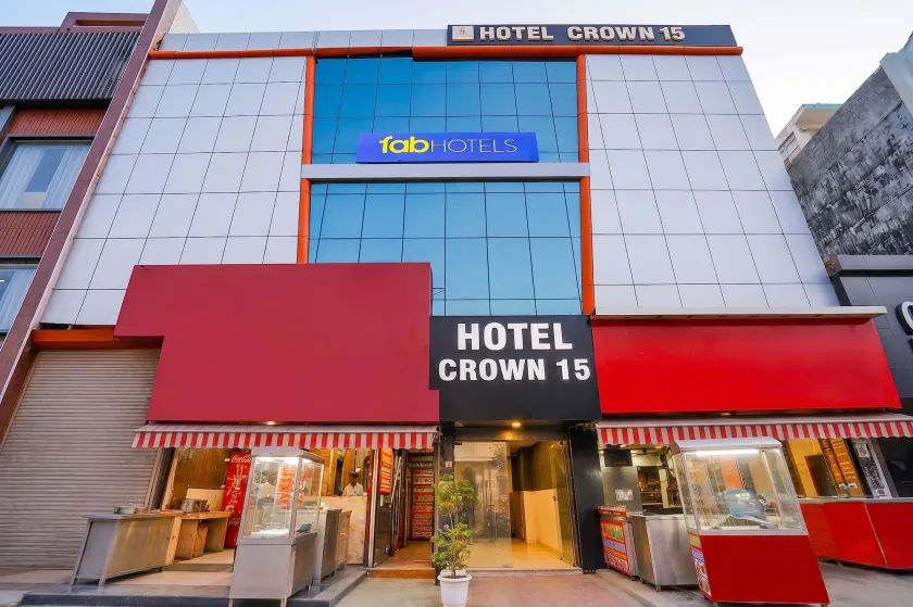 FabHotel Crown 15 - Noida Sector-15 Metro Station - Image 1