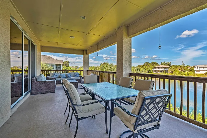 Bright Bayfront Home < 2 Mi to Hernando Beach! - Image 1