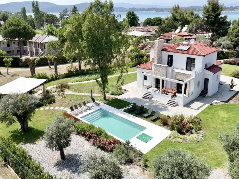 Merveilleuse villa conviviale et familiale avec jardin, jacuzzi et barbecue | Vue jardin | Proche de la plage | Avec animaux autorisés - Image 1