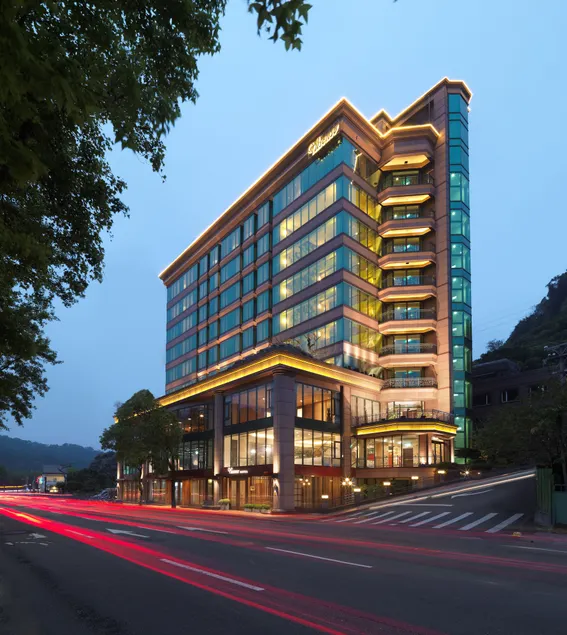 Yusense Hotel - Image 1