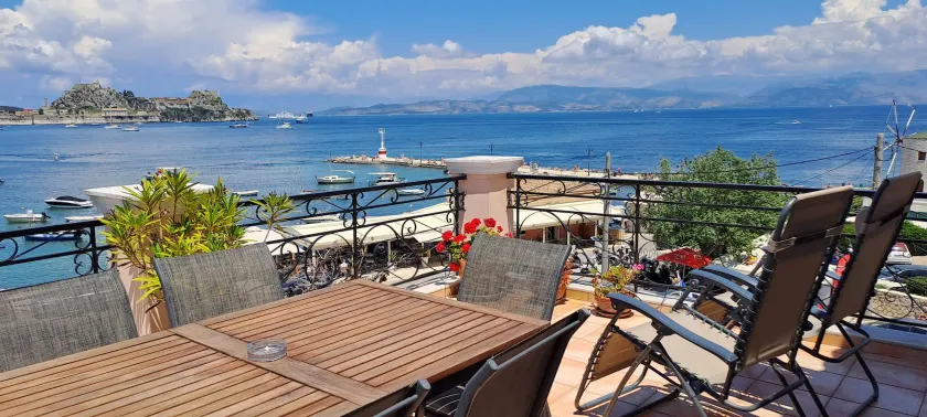 Garitsa Bay Apartment - Image 1