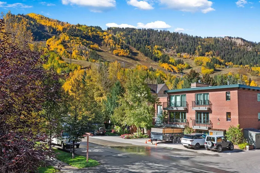 Downtown Aspen Vacation Rentals - Image 1