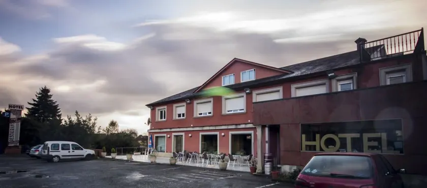 Hotel Santa Cruz - Image 1