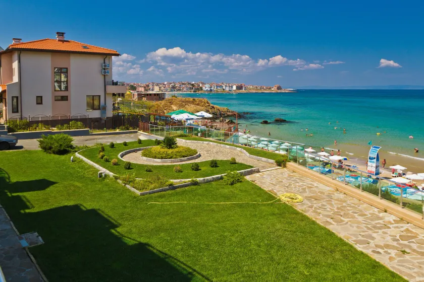 Black Sea Paradise - Image 1