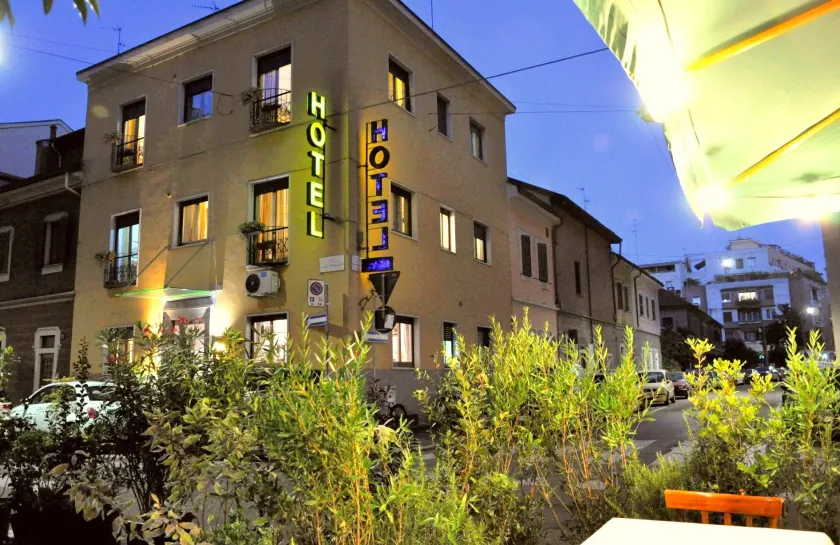 Hotel Dover - Image 1