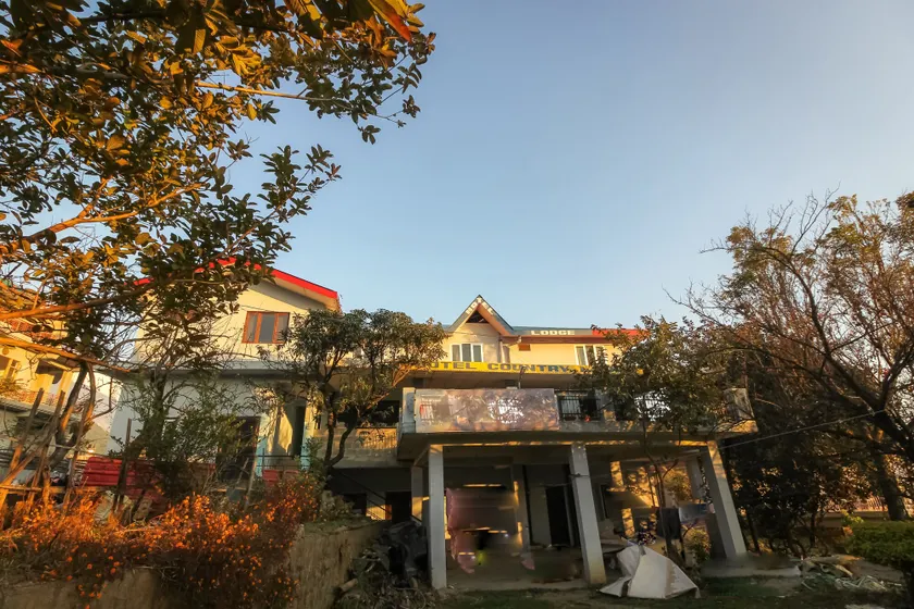 OYO 24525 Hotel Country Lodge - Image 1