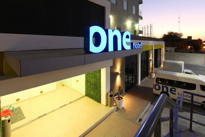 One La Paz - Image 1