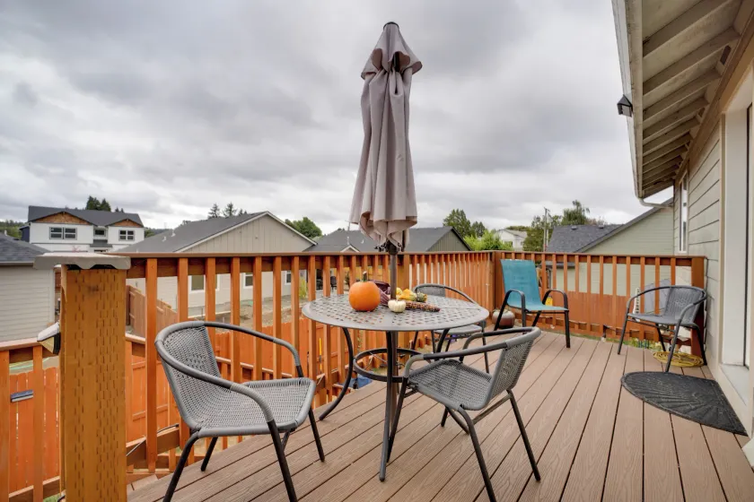 Springfield Apt w/ Deck + Central Location! - Image 1