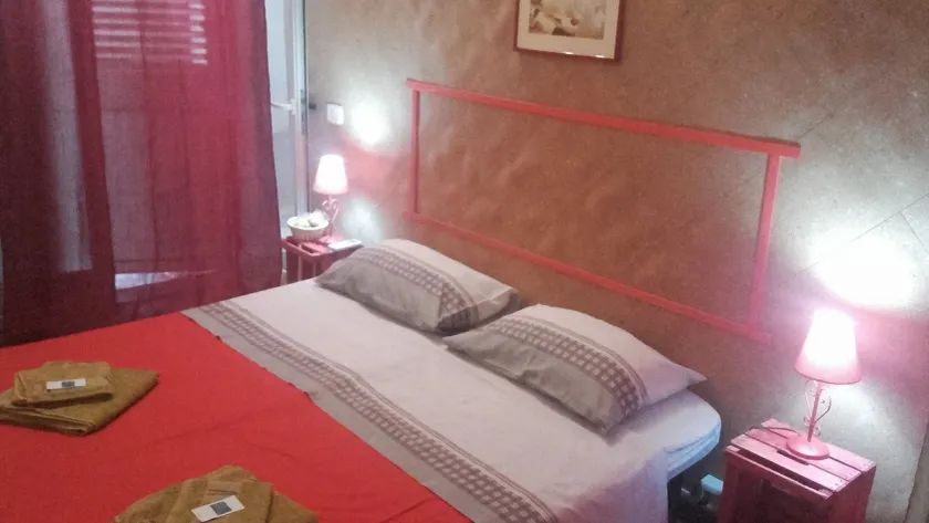Chambre privée adaptée aux familles | Vue ville | Avec animaux admis - Image 1