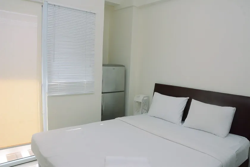 Comfort Studio at Green Pramuka Apartment near Shopping Center - Image 1