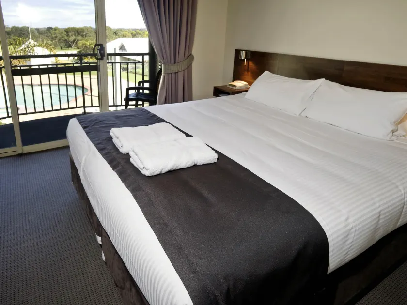 Mercure Bunbury Sanctuary Golf Resort - Image 1