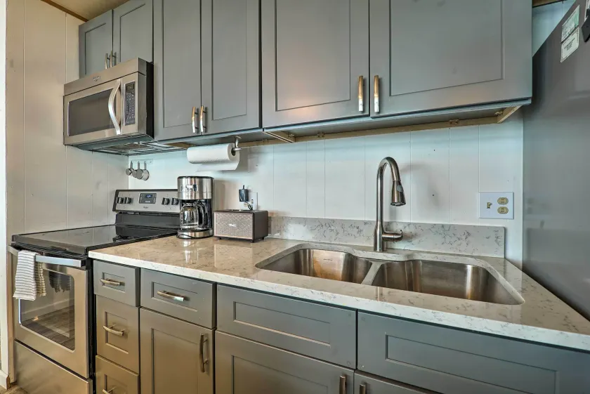Lakefront Cottage Near Wineries + State Parks! - Innenbereich