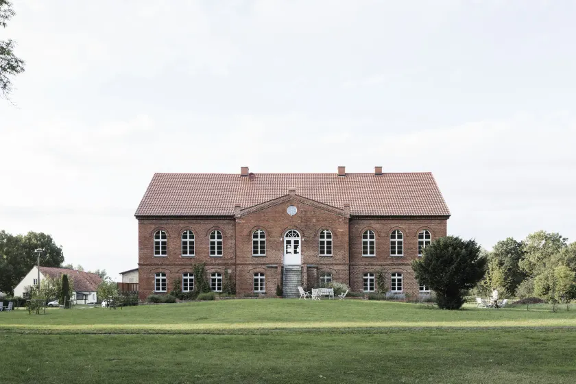 Kranich Hotel - Image 1