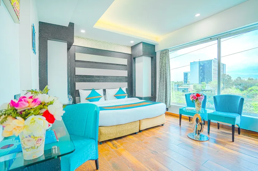 Hotel Turquoise - Image 1