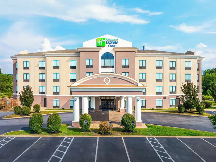Holiday Inn Express Hotel & Suites Newport South by IHG - Image 1