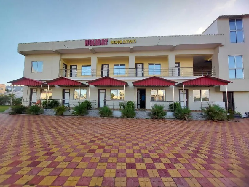 Holiday Beach Resort !! Beach Distance 50 Mts !! - Room