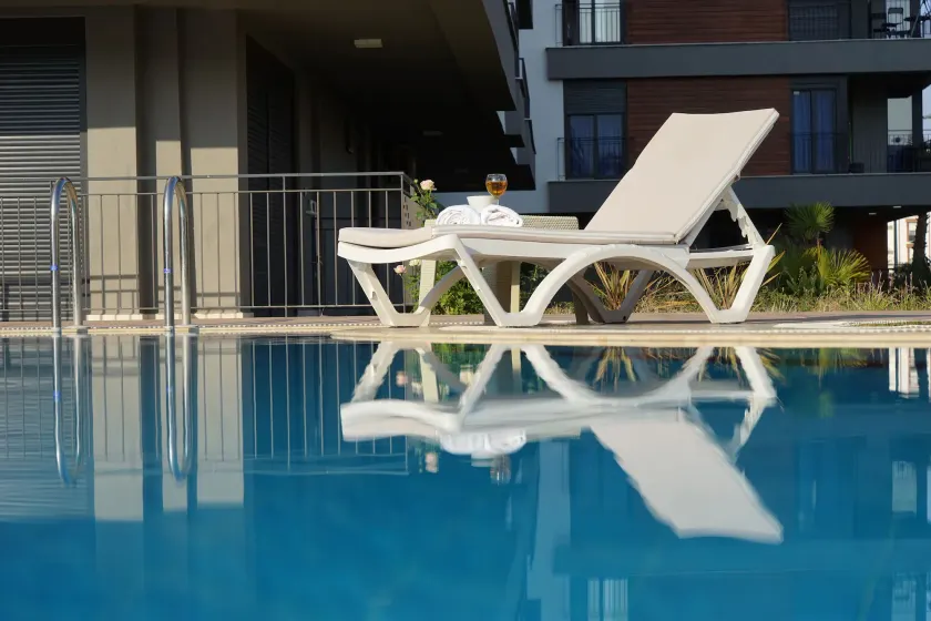 MENE SUITES - Image 1