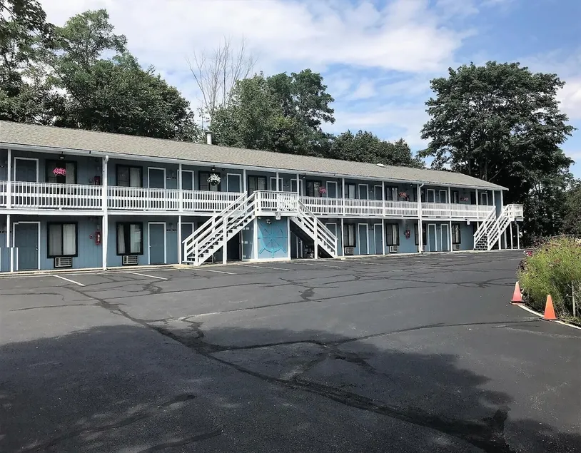 Atlantic Motel - Image 1