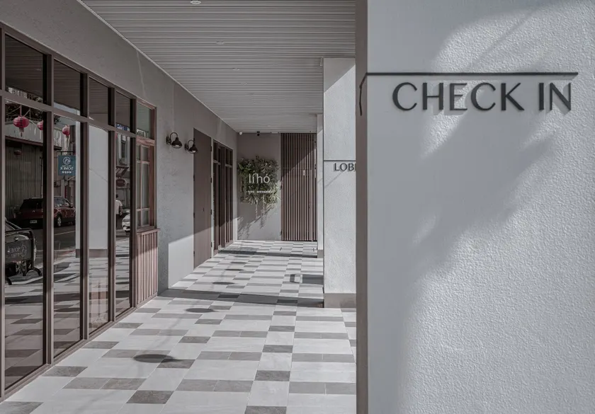Somer Chew Hotel - Image 1