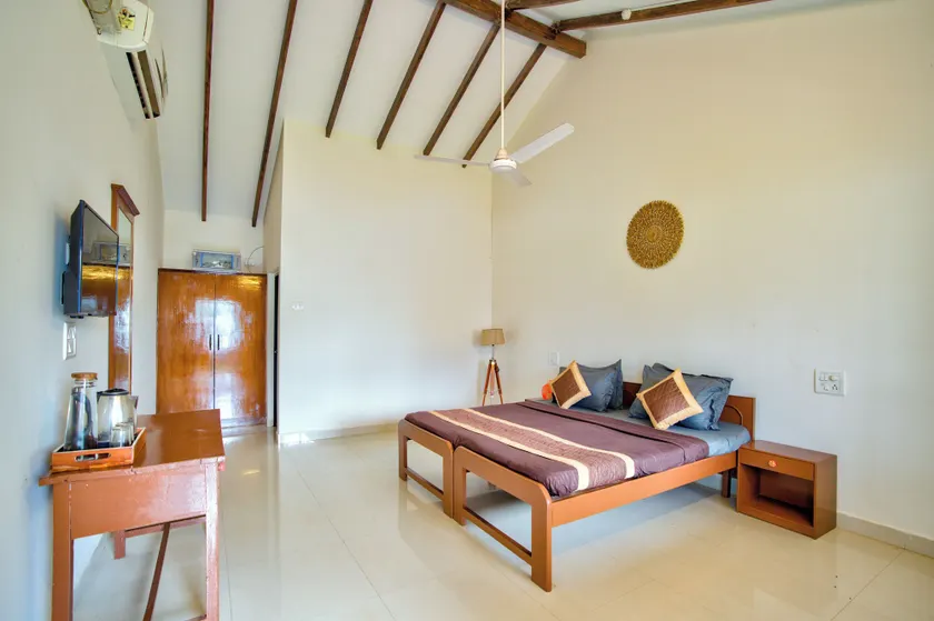 Papilio Beach Front Cottages - Room