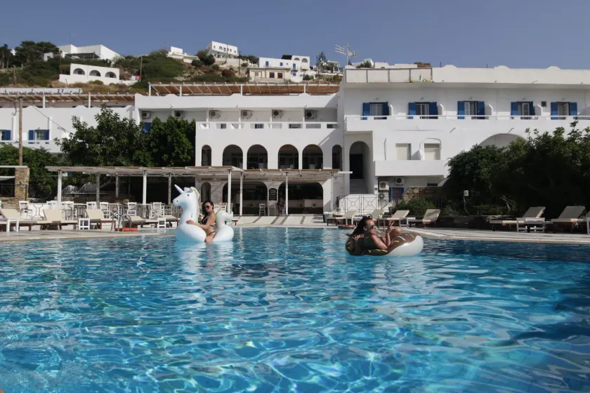 Armadoros Hotel / Ios Backpackers - Image 1