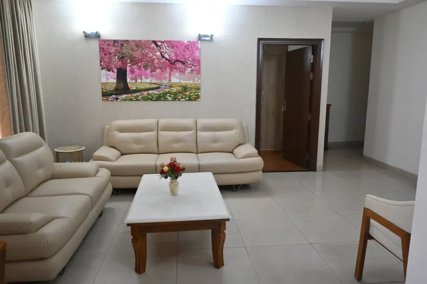 Luxury Fully Furnished Apartments - Image 1
