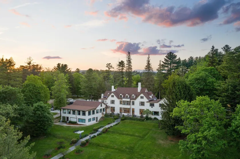 Seven Hills Inn - Image 1