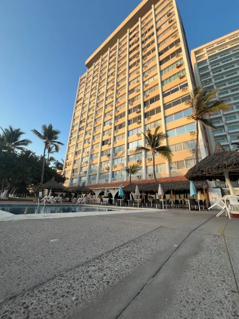 Condo Isla del Sol - Image 1