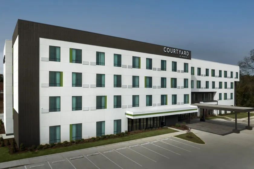 Courtyard by Marriott Northport University of Alabama - Image 1