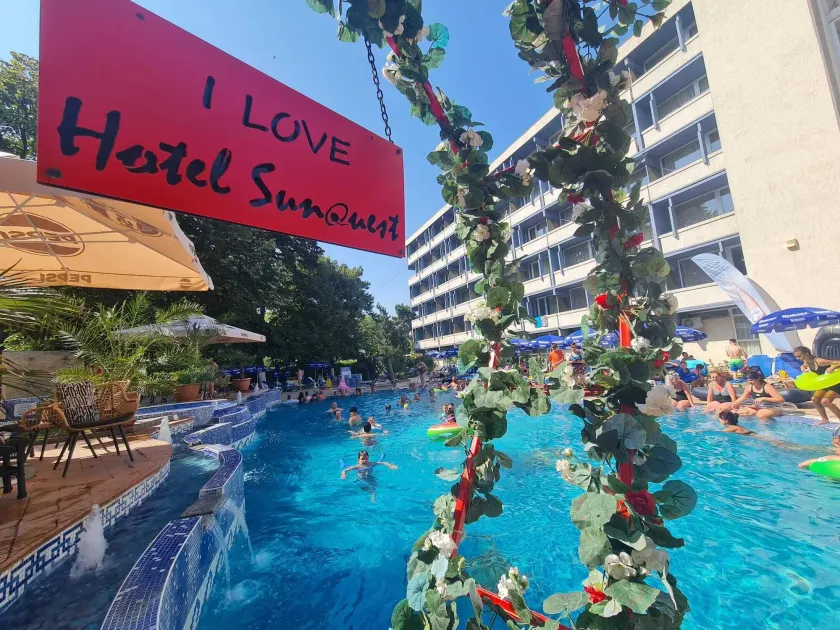 Hotel Sunquest - Image 1