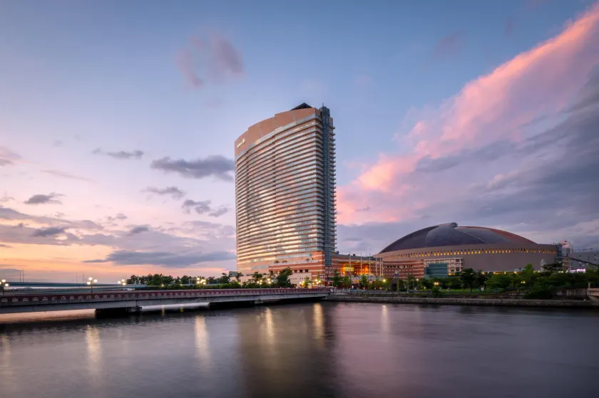 Hilton Fukuoka Sea Hawk - Image 1