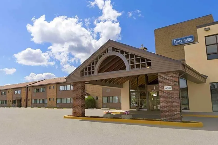 Travelodge by Wyndham Thunder Bay ON - Image 1