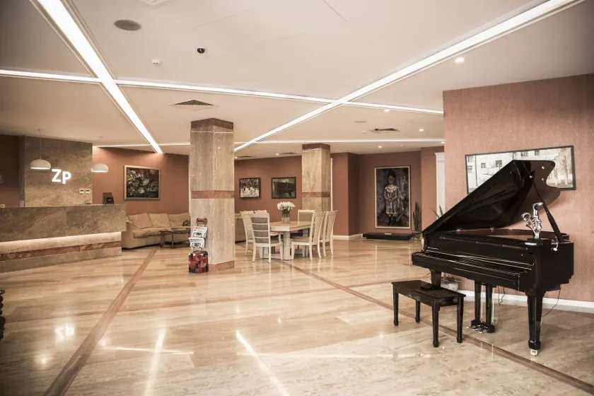 Hotel ZP Palace - Image 1