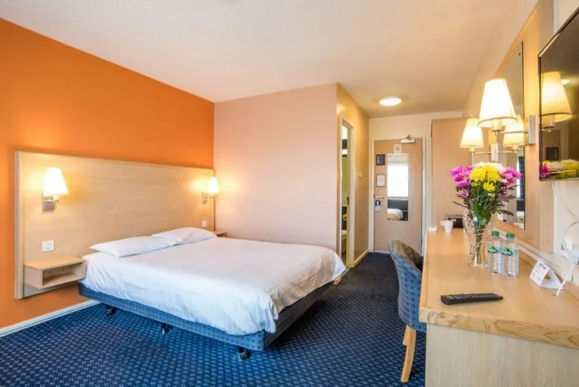 Metro Inns Huddersfield - Image 1