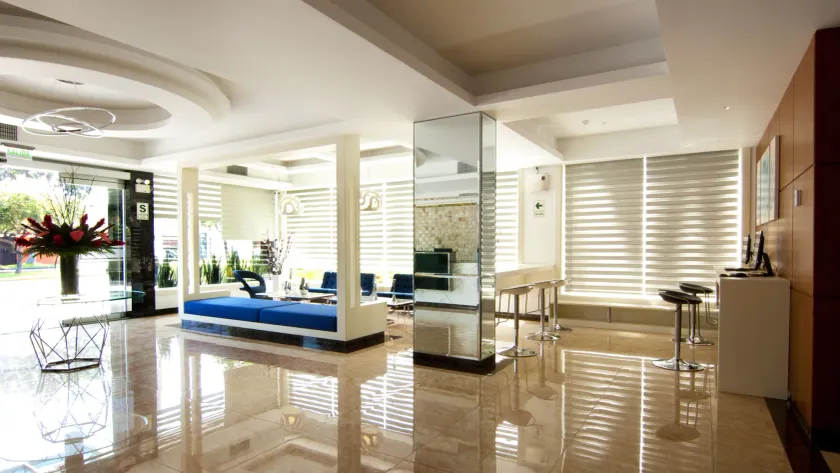 Lyz Business Hotel - Image 1