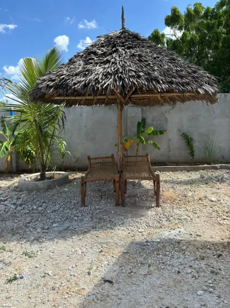 Malaika White House Apartment & Spa - Image 1