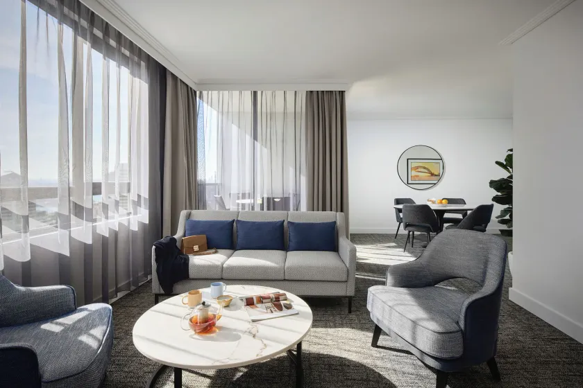 Meriton Suites Pitt Street, Sydney - Image 1
