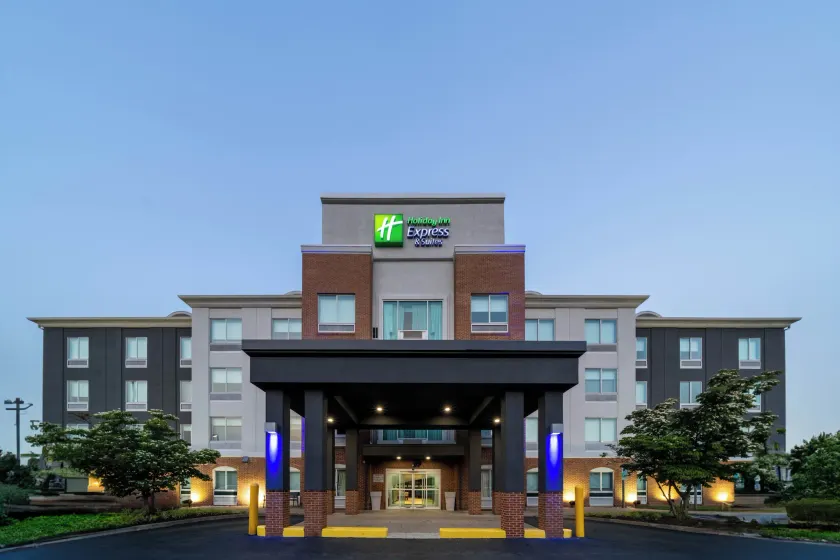 Holiday Inn Express Hotel & Suites Woodbridge by IHG - Image 1