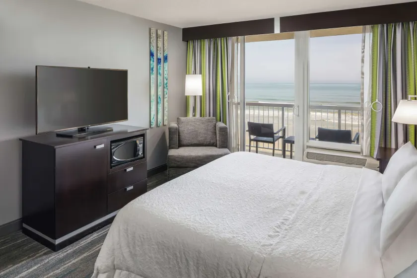 Hampton Inn Daytona Beach/Beachfront - Image 1