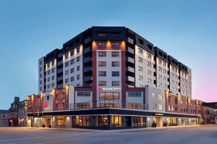 Kingston Marriott Hotel - Image 1