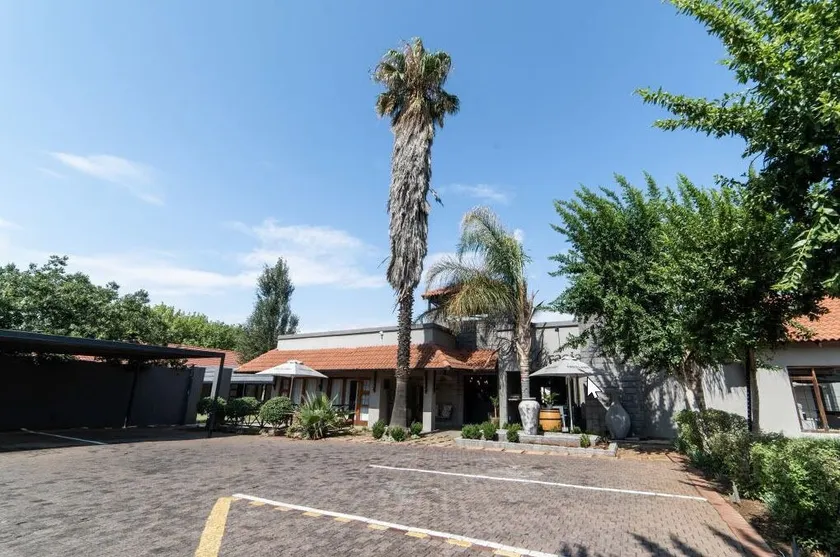 Solo Gracia Guesthouse - Image 1