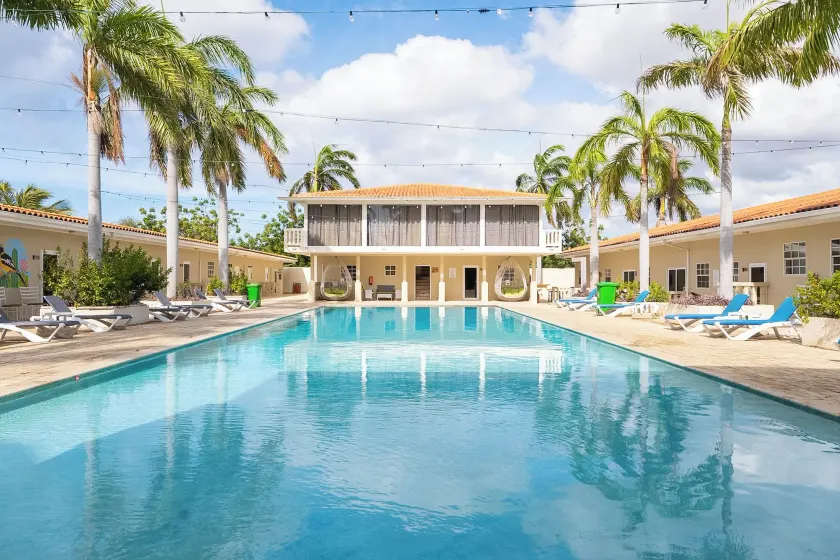 Delynne Boutique Hotel - Image 1