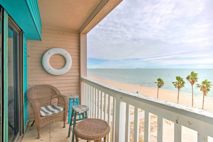 Oceanfront Corpus Christi Condo w/ Pool! - Image 1