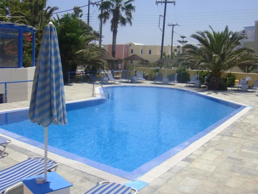 Avra Hotel - Image 1
