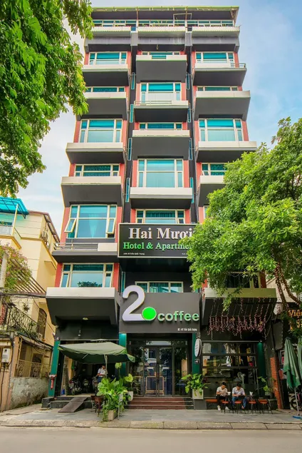 Hai Mươi Hotel & Apartment - Image 1