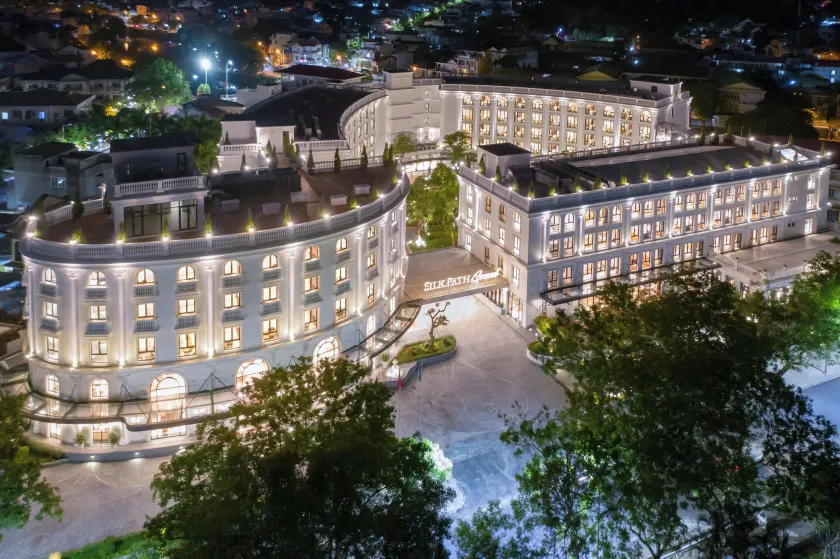 Silk Path Grand Hue Hotel - Image 1