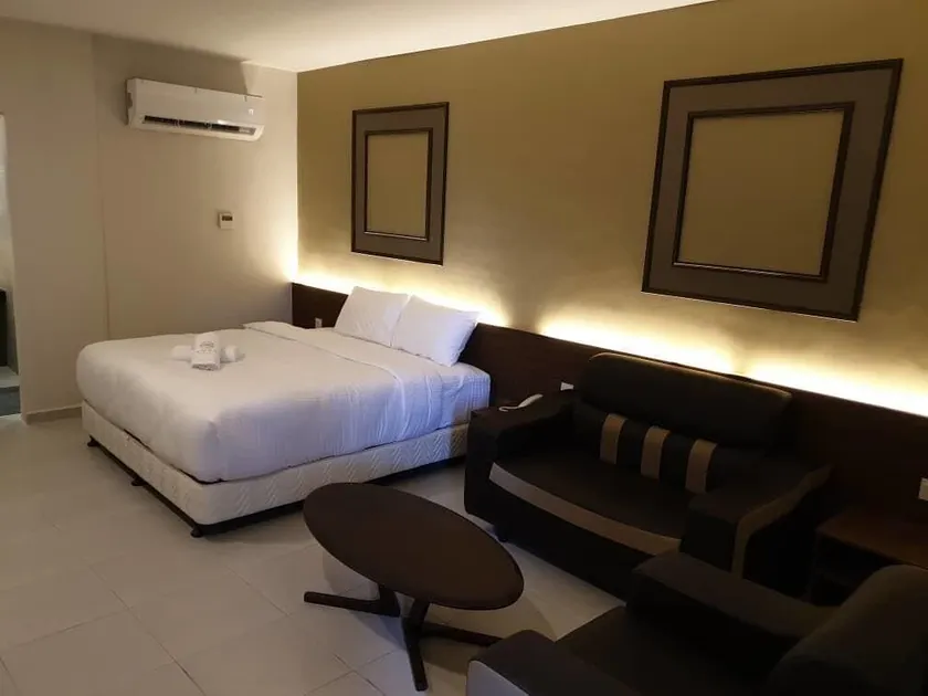 Ants Hotel - Image 1
